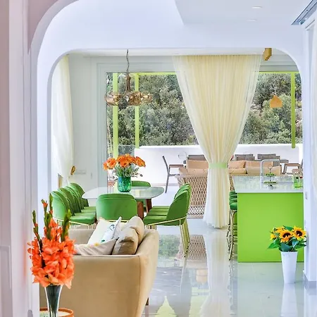 Calikusu Magnificent Ultraluxury Villa *
