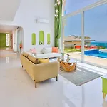 فيلة Calikusu Magnificent Ultraluxury *